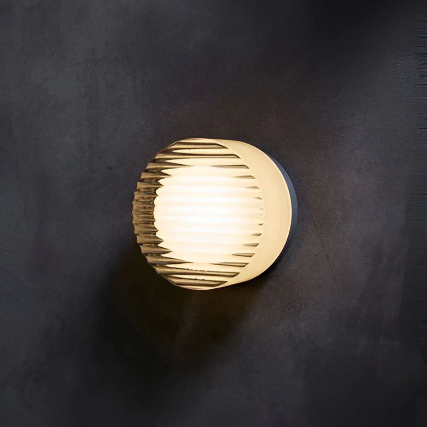 Eloa - Ronde Wandlamp met Geribbeld Glas