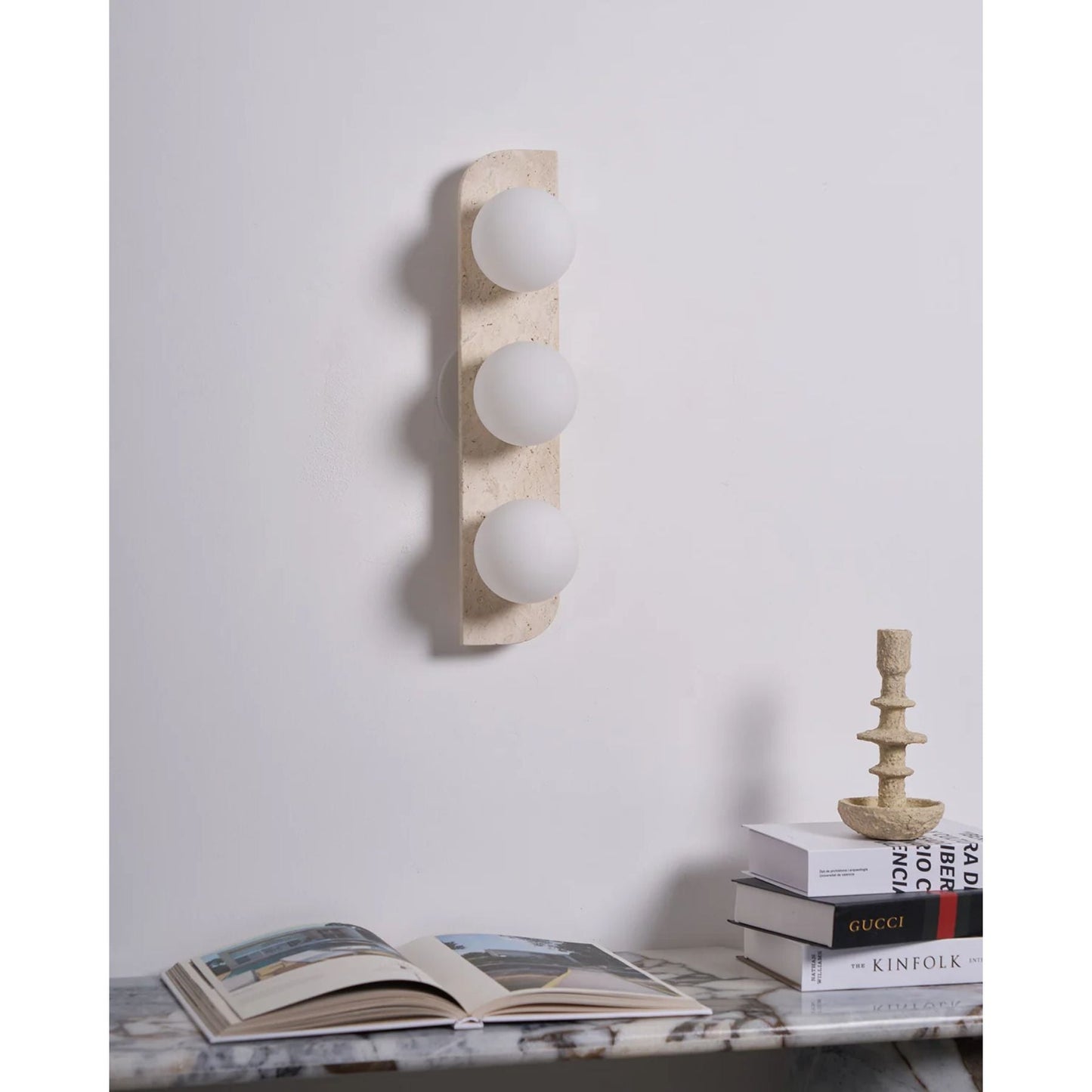 Ilyra - Travertin Wandlamp met Ronde Lichtpunten