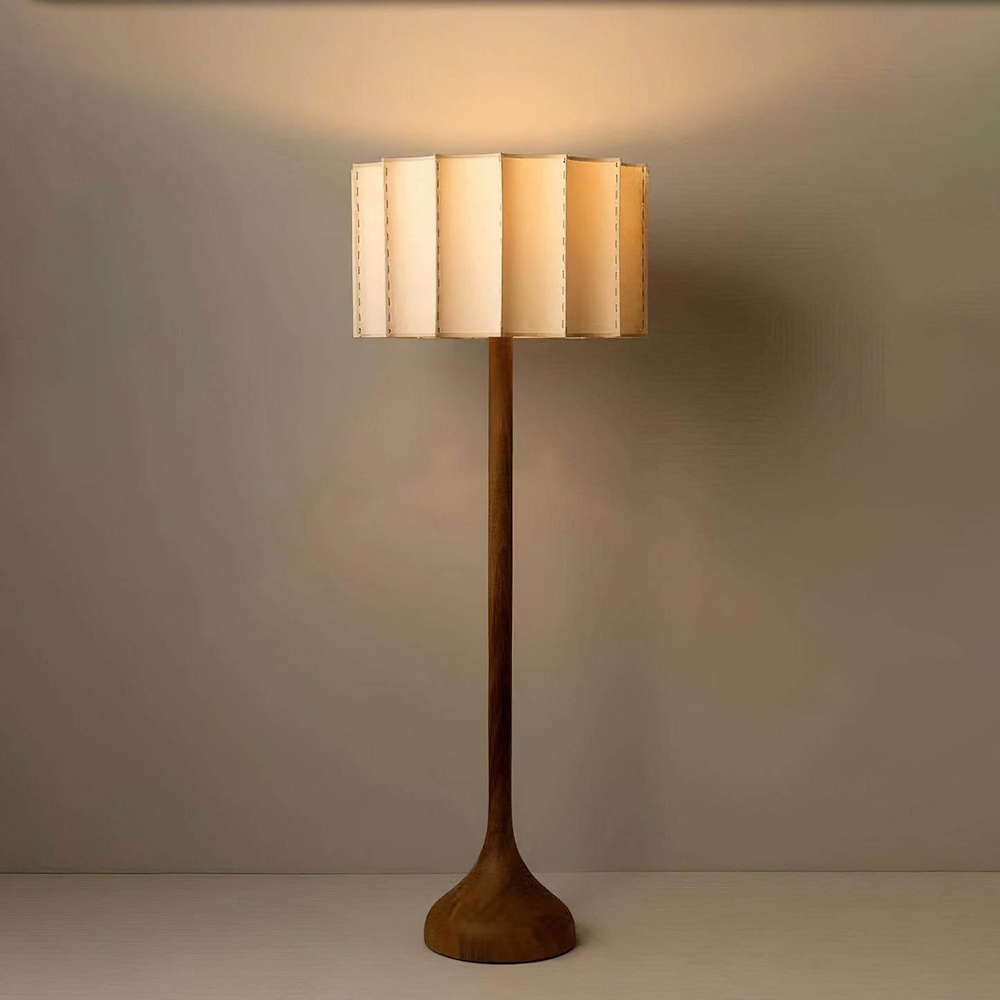 Solva - Houten Vloerlamp met Stoffen Kap