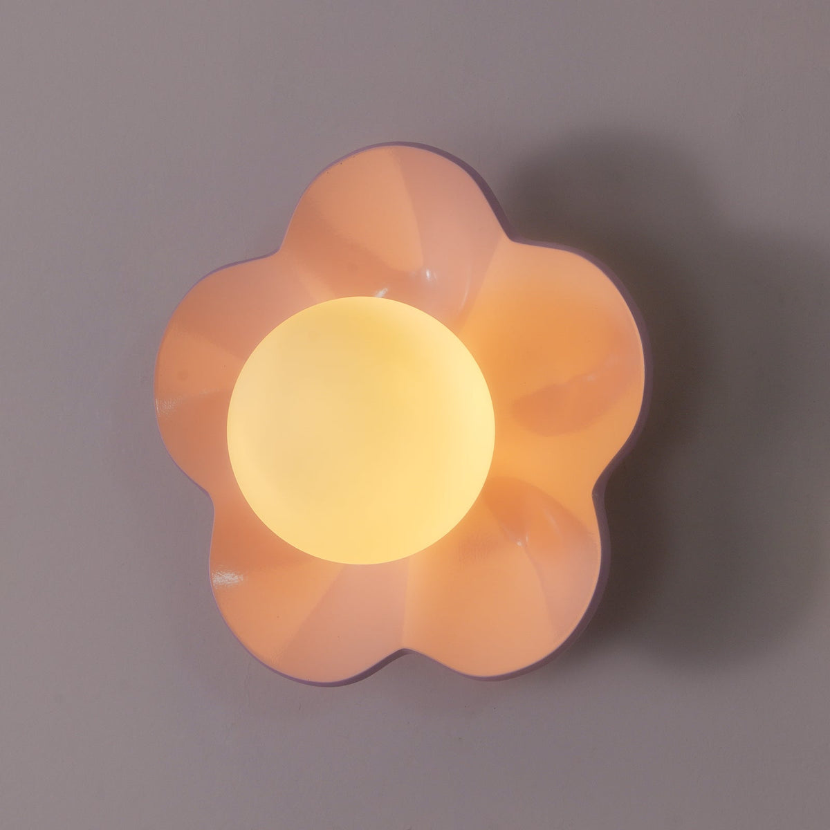 Lilla - Wandlamp Bloem met Glazen Bol Kinderkamer