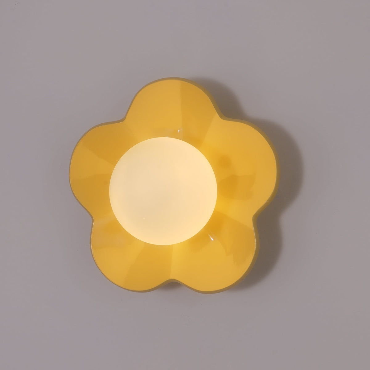 Lilla - Wandlamp Bloem met Glazen Bol Kinderkamer