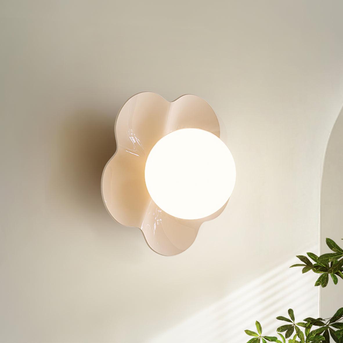 Lilla - Wandlamp Bloem met Glazen Bol Kinderkamer