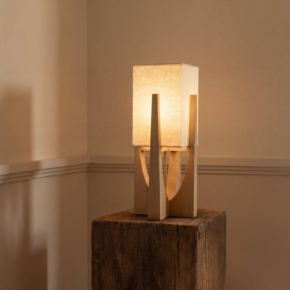 Eyja - Wabi Sabi Houten Tafellamp met Stoffen Kap