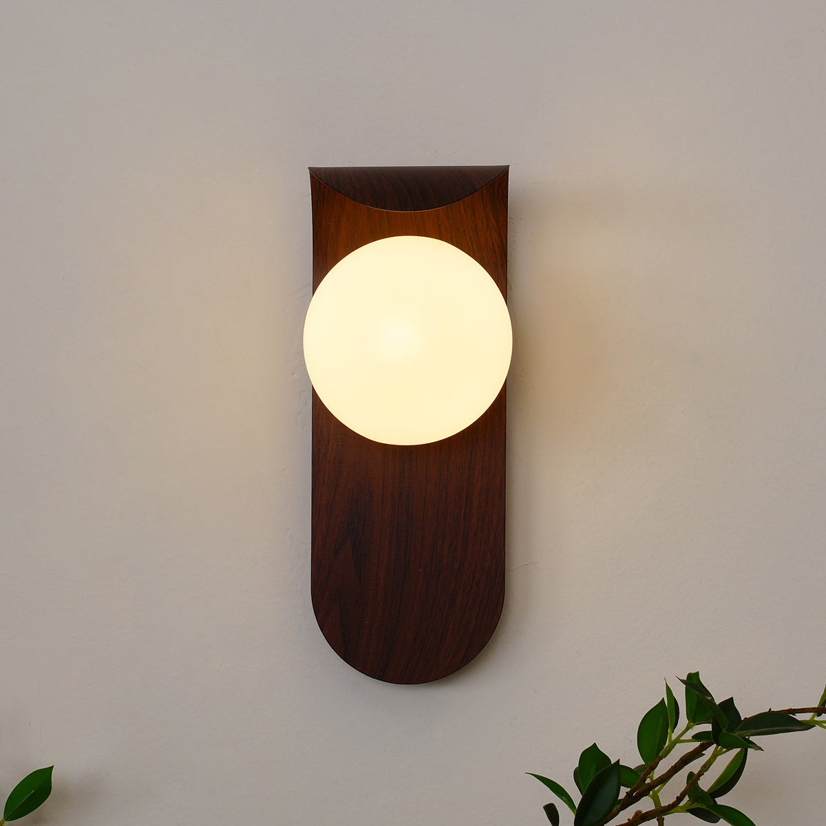Hulda - Moderne Wandlamp Houtlook Bol