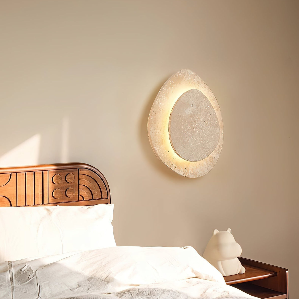 Saga - Travertin Wandlamp LED Kiezelvorm