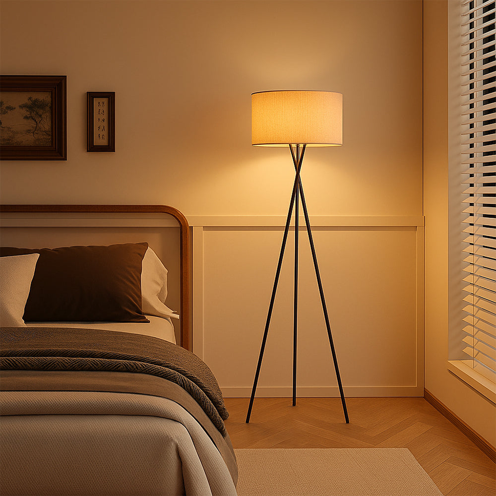 Trine - Scandinavische Driepoot Vloerlamp Stof