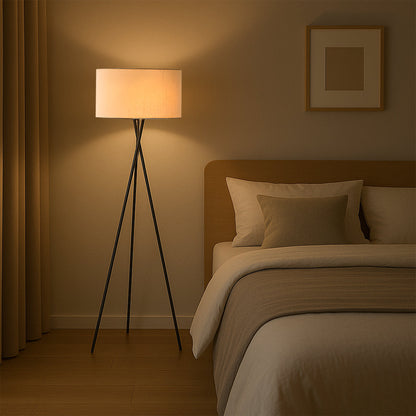 Trine - Scandinavische Driepoot Vloerlamp Stof